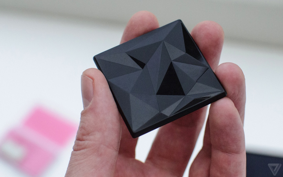 Ảnh thực tế nguyên mẫu điện thoại lắp ghép Project Ara Ảnh thực tế nguyên mẫu điện thoại lắp ghép Project Ara