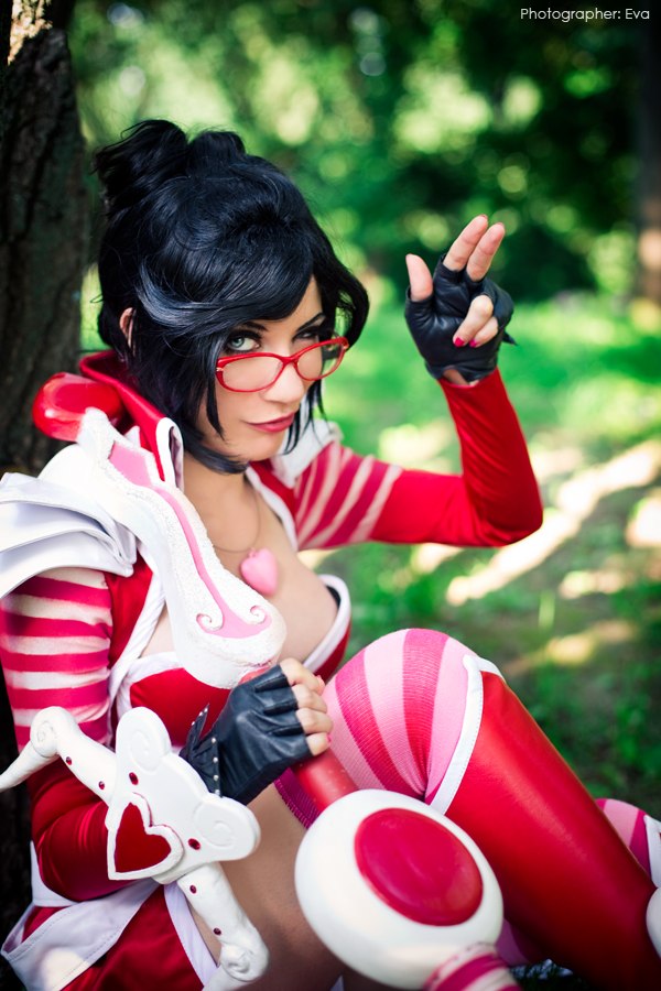 Cosplay Vaynelentine quyến rũ của Clodia Romero - Ảnh 10