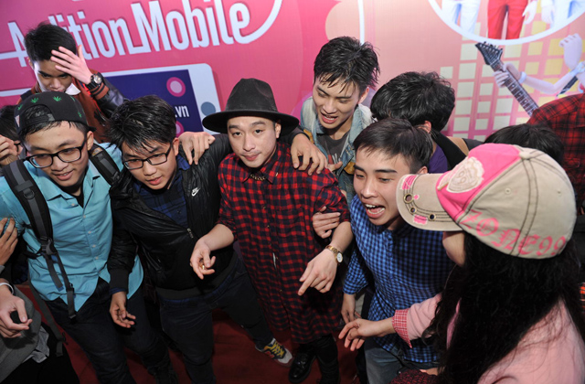 Atmosphere “nuốt chửng” 1000 giftcode Au Mobile 4